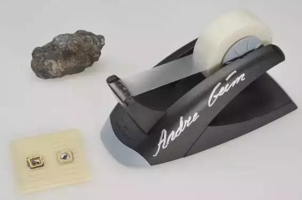 沸石濾料生產(chǎn)廠家—二維碳網(wǎng)石墨烯,污水處理蘊潛力,神奇的治水利器!