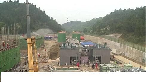 ��������̿1-2mm�S�҇���(n��i)�ׂ�퓎r��a(ch��n)��ˮ̎�������ڸ����M���O(sh��)�䰲�b�A�Σ���ˮ�_һ���˜�