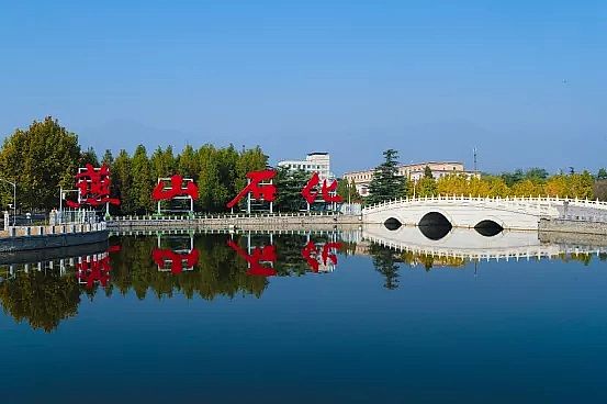 ��ʽ���������V�����a�S����ɽʯ����ˮ�����b��׌���ܺȵ���ˮ���Ă��f׃�ɬF��