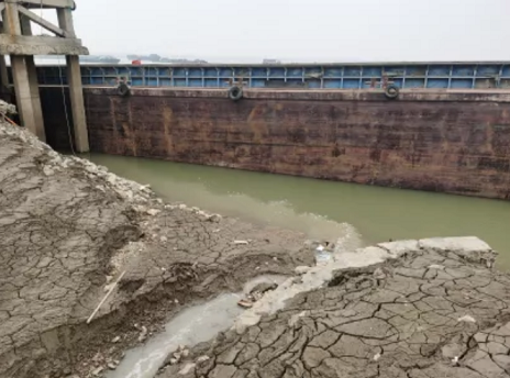 多功能噴霧干燥聚合硫酸鐵SPFS廠家三問銅陵:超標(biāo)污水為何能穿越“防線”排入長江?