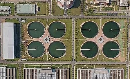 上等噴霧干燥聚合硫酸鐵SPFS生產廠家全國最大的污水處理廠分布式光伏發電項目將在武漢投入運行