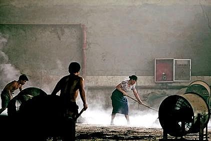 精良蜂窩活性炭生產(chǎn)廠家茅臺鎮(zhèn)600多家酒企因環(huán)保問題關停 待改造